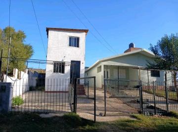 Casa · 230m² · 8 Dormitorios · 4 Cocheras · Complejo de Departamentos en Venta Villa Carlos Paz –fantasio