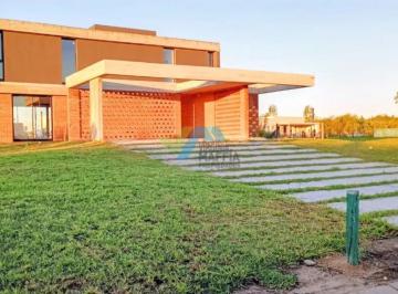 Casa · 190m² · 5 Ambientes · 6 Cocheras · Casa Chalet en Venta en El Naudir, Escobar, G. B. a. Zona Norte