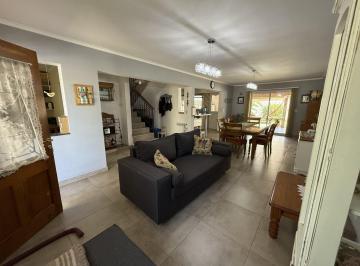 Casa · 253m² · 6 Ambientes · 3 Cocheras · Casa en Venta en Country Claros del Bosque