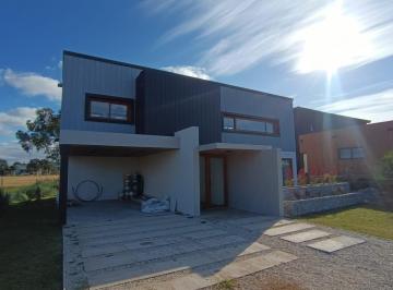 Casa · 260m² · 6 Ambientes · Casa en Venta - 4 Dorm. 4 Baños - Pinamar