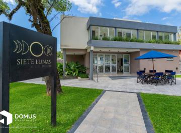 Casa · 393m² · 9 Dormitorios · 6 Cocheras · Venta Casa / Hotel en San Lorenzo