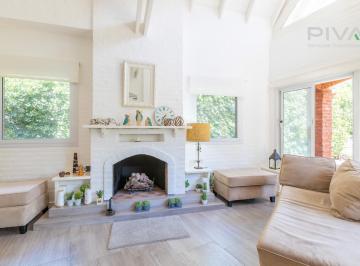 Casa · 143m² · 4 Ambientes · Venta Casa en La Martona Cuatro Ambientes