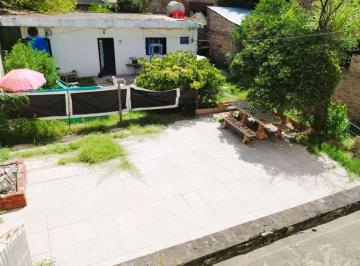 Casa de 3 ambientes, Lomas de Zamora · Fernandez Moreno 453 Lomas o 422 m² Sup Total Parque Cochera 12 X 35
