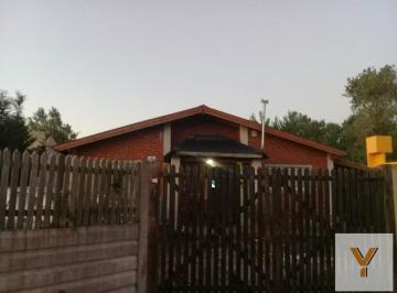Casa · 287m² · 7 Ambientes · 2 Cocheras · Casa en Venta - 6 Dorm. 5 Baños - Cochera - 900 m² - San Bernardo del Tuyú