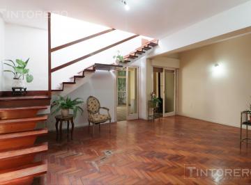 PH · 188m² · 2 Dormitorios · 1 Cochera · PH 5 Ambientes con Patio y Cochera en Parque Chacabuco, Sin Expensas