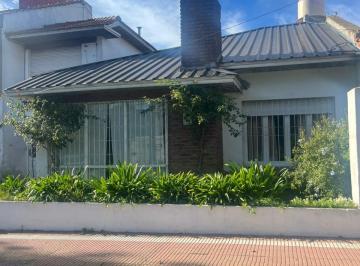 Casa de 4 ambientes, Mar del Plata · Chalet en Alquiler en Barrio Chauvín. Dueño Directo.
