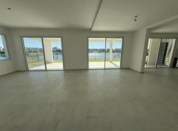 Casa · 243m² · 4 Dormitorios · Casa en Venta Santa Ana, Villanueva