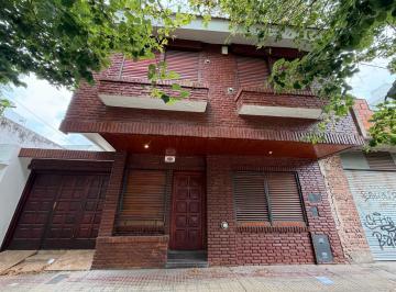 Casa · 250m² · 6 Ambientes · 3 Cocheras · Casa - La Plata