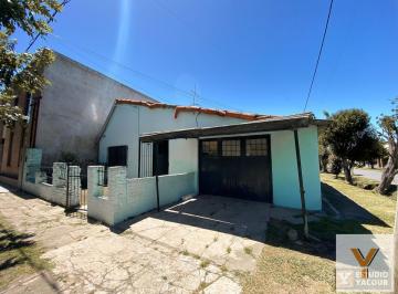 Casa · 69m² · 3 Ambientes · 1 Cochera · Casa en Venta - 2 Dorm. 1 Baño 1 Cochera - 125 m² - Villa Elvira