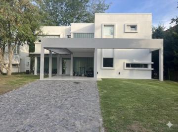 Casa de 4 ambientes, Berazategui · Casa en Alquiler en Fincas de Hudson
