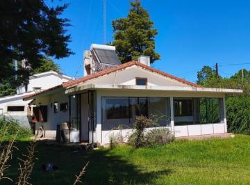 Casa · 65m² · 4 Ambientes · 1 Cochera · Casa en Venta en Los Reartes - Barrio Capilla Vieja