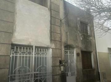 Casa · 148m² · 3 Ambientes · Casa en Venta - 2 Dorm. 1 Baño - La Plata