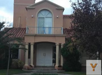 Casa · 310m² · 7 Ambientes · 3 Cocheras · Casa en Venta - 5 Dorm. 7 Baños - Mendoza