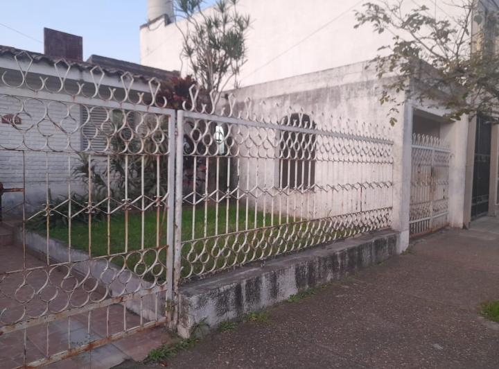 Casa · 140m² · 6 Ambientes · 1 Cochera