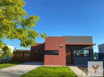 Casa · 150m² · 4 Ambientes · 1 Cochera · Casa en Venta - 3 Dorm. 2 Baños - Cochera - 150 m² - San Sebastián, Escobar