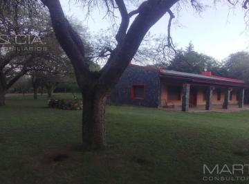 Quinta vacacional · 70000m² · 5 Ambientes · 4 Cocheras · Quinta con Arroyo de La Estancia Vieja en Valle Buena Esperanza