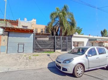 Casa · 124m² · 3 Ambientes · San Justo - Casa de 3 Ambientes con Local, Terraza y Cochera
