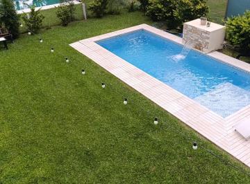 Casa · 220m² · 5 Ambientes · 2 Cocheras · Country El Pinar Casa de Categoria