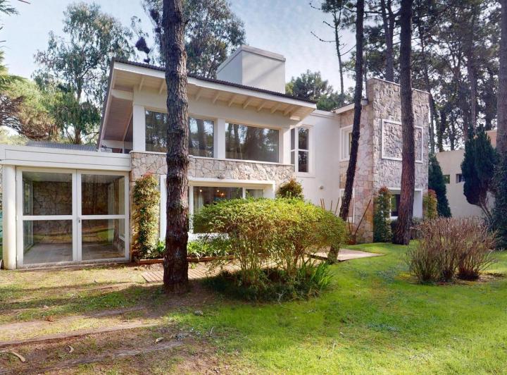 Casa · 181m² · 6 Ambientes · 1 Cochera