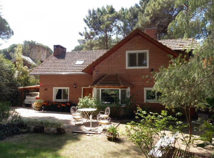 Casa · 200m² · 6 Ambientes