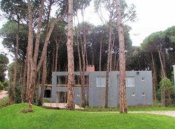 Casa · 160m² · 6 Ambientes · 1 Cochera · Carilo Cod 493 Venta Usd 430.000.