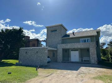 Casa · 402m² · 7 Ambientes · Cod 48 Alquiler Excelente! a Una Cuadra del Mar