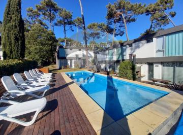 Departamento · 71m² · 2 Dormitorios · 1 Cochera · Cod 2020 Alquiler 2026 / Depto Excelente Ubicación! Playa/centro
