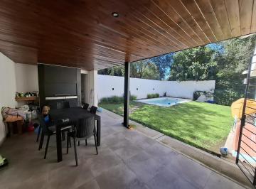 Casa · 130m² · 6 Ambientes · 2 Cocheras · Villa Warcalde Casa en Venta 3 Dorm. Apto Credito