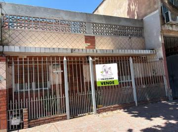Casa de 3 ambientes, Berazategui · Casa de 3 Ambientes Ubicada en Calle 124 a Media Cuadra de Av 14.