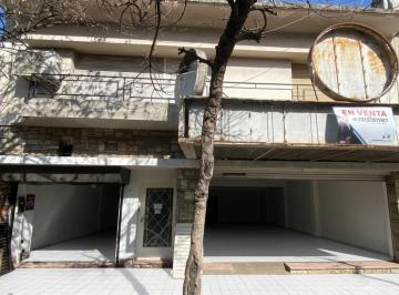 Local comercial , Córdoba · 2 Locales + Departamento 4 Dorm – Zona Mercado Norte Córdoba.