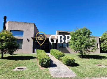 Casa · 162m² · 4 Ambientes · 2 Cocheras · Casa en Venta en Canning en Barrio Privado Los Talas