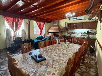 Casa · 198m² · 5 Ambientes · 1 Cochera · Casa en Venta en Moreno 5 Ambientes