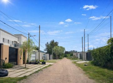 Terreno · 516m² · Oportunidad Lote en Venta en Calle 8 Entre 491 y 492 - Villa Castells