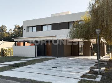 Casa · 174m² · 5 Ambientes · 4 Cocheras · Casa 4 Ambientes a Estrenar - Piscina - Club de Campo La Cándida