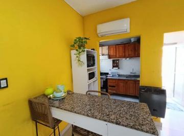 Casa · 148m² · 3 Ambientes · 1 Cochera · Casa en Venta 2 Dorm. + Local - B° Alberdi