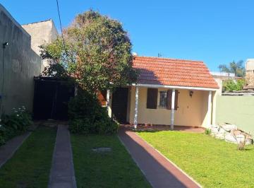 Casa · 120m² · 3 Ambientes · 4 Cocheras · Casa en Venta