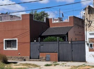 Casa de 3 ambientes, General San Martín · Casa Tipo PH 2 Dormitoeios Al Frente con Patio, Garage y Terraza