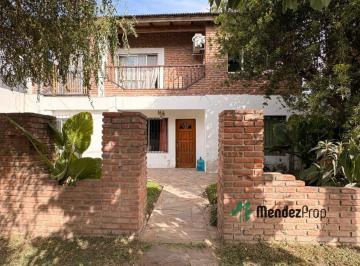 Casa · 160m² · 7 Ambientes · Casa / Terreno en Venta en Canning