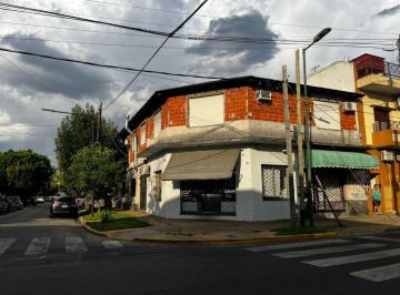 Casa de 6 ambientes, San Isidro · Casa en Venta con Locales en Excelente Zona