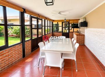 Casa · 150m² · 7 Ambientes · 1 Cochera · Casa en Juramento 1500