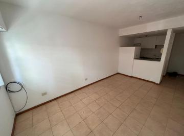 Departamento · 35m² · 3 Ambientes · Departamento de 1 Dormitorio con Patio Luis Agote
