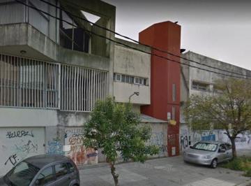 Bodega-Galpón 700m² Venta Lanús Oeste · En Venta Galpon o Deposito de Aprox 700 m 2 con Oficinas en Lanus o
