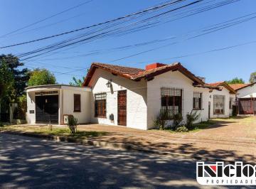 Casa de 3 ambientes, Mar de Ajó · Chalet: Libres del Sur N° 544 E/ Blanco Escalada y Sacconi - Mar de Ajo - C1080