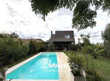 Casa · 160m² · 4 Ambientes · 1 Cochera · Casa en Venta en Pilar del Este - Santa Lucía, Pilar, G. B. a. Zona Norte