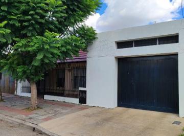 Casa de 3 ambientes, La Matanza · Casa 3 Ambientes con Fondo y Cochera
