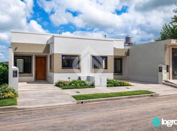Casa Venta de 4 ambientes · A Estrenar – Casas en Venta – Via Aurelia