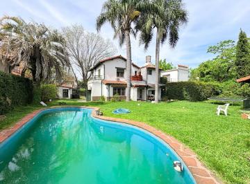 Casa · 205m² · 5 Ambientes · 1 Cochera · Casa en Venta Martinez Vías a Sta Fé, 17 m de Frente, 3 Dorm., Jardín con Pileta