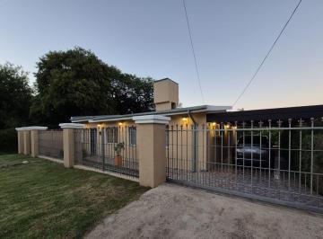Casa de 5 ambientes, Río Ceballos · Casa en Barrio Pietri, Ciudad de Rio Ceballos, Completamente Equipada, Remodelada a Nueva