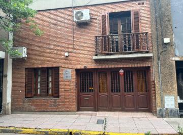 Casa · 213m² · 8 Ambientes · Casa en Alquiler en Pleno Centro — Ideal Para Oficinas o Consultorios