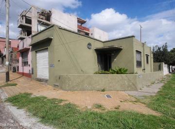 Casa · 120m² · 3 Ambientes · 2 Cocheras · Venta Casa 2 Dorm 3 Amb y Local Comercial. Bernal Este